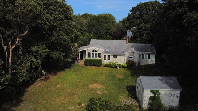 25 Whisper Ln, Fairhaven, MA 02719