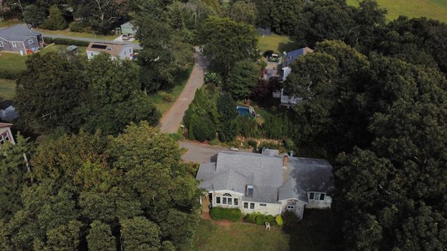 25 Whisper Ln, Fairhaven, MA 02719
