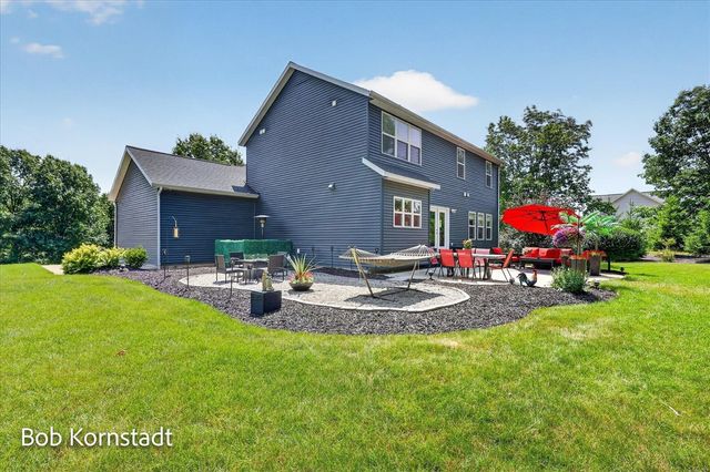 8059 Buttrick Ridge Trail, Alto, MI 49302