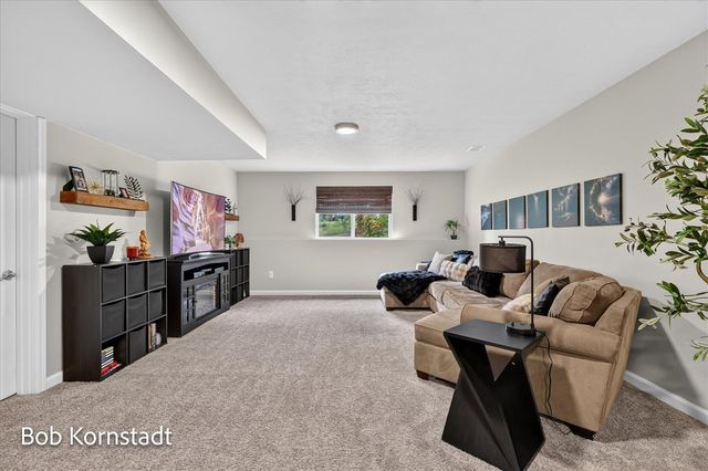 8059 Buttrick Ridge Trail, Alto, MI 49302
