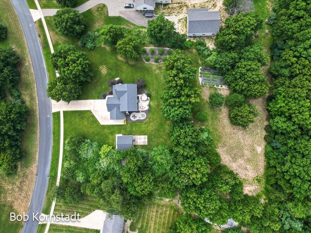 8059 Buttrick Ridge Trail, Alto, MI 49302