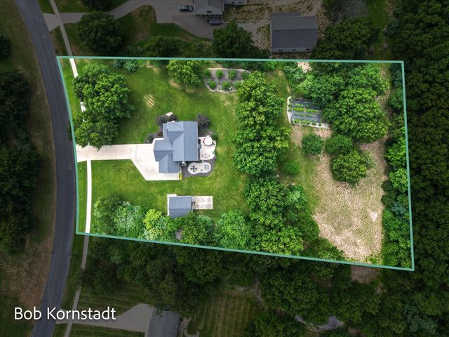8059 Buttrick Ridge Trail, Alto, MI 49302