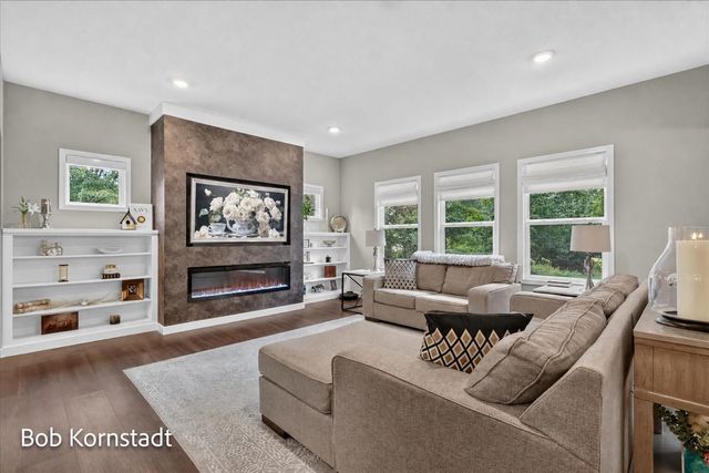 8059 Buttrick Ridge Trail, Alto, MI 49302
