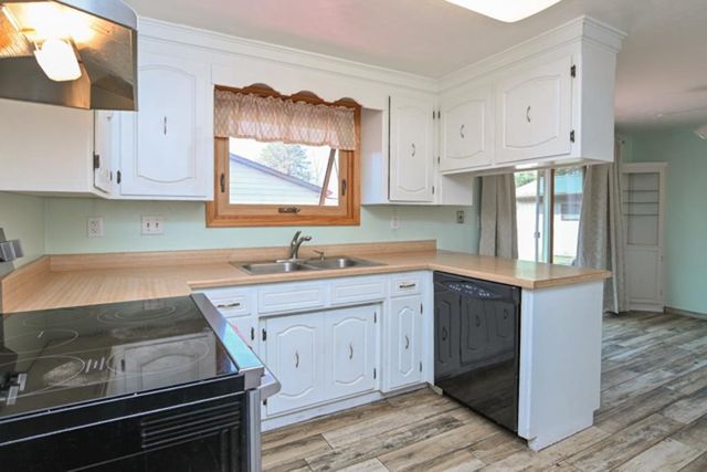 1024 EDGEWOOD DRIVE, Green Bay, WI 54311