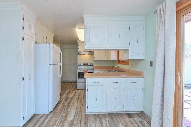 1024 EDGEWOOD DRIVE, Green Bay, WI 54311