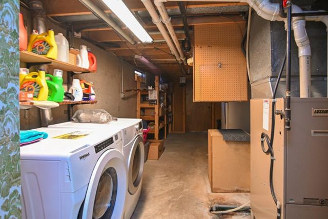 1024 EDGEWOOD DRIVE, Green Bay, WI 54311