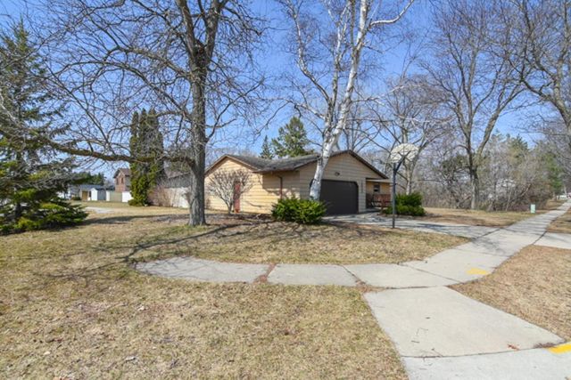 1024 EDGEWOOD DRIVE, Green Bay, WI 54311