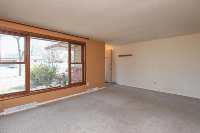 1024 EDGEWOOD DRIVE, Green Bay, WI 54311