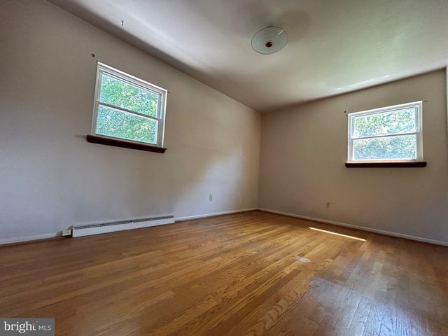 9512 SMALL DR, Clinton, MD 20735