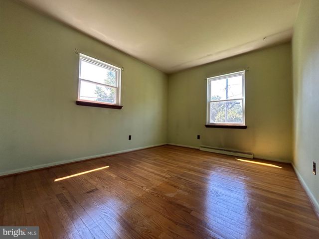 9512 SMALL DR, Clinton, MD 20735