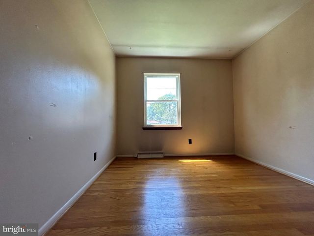 9512 SMALL DR, Clinton, MD 20735