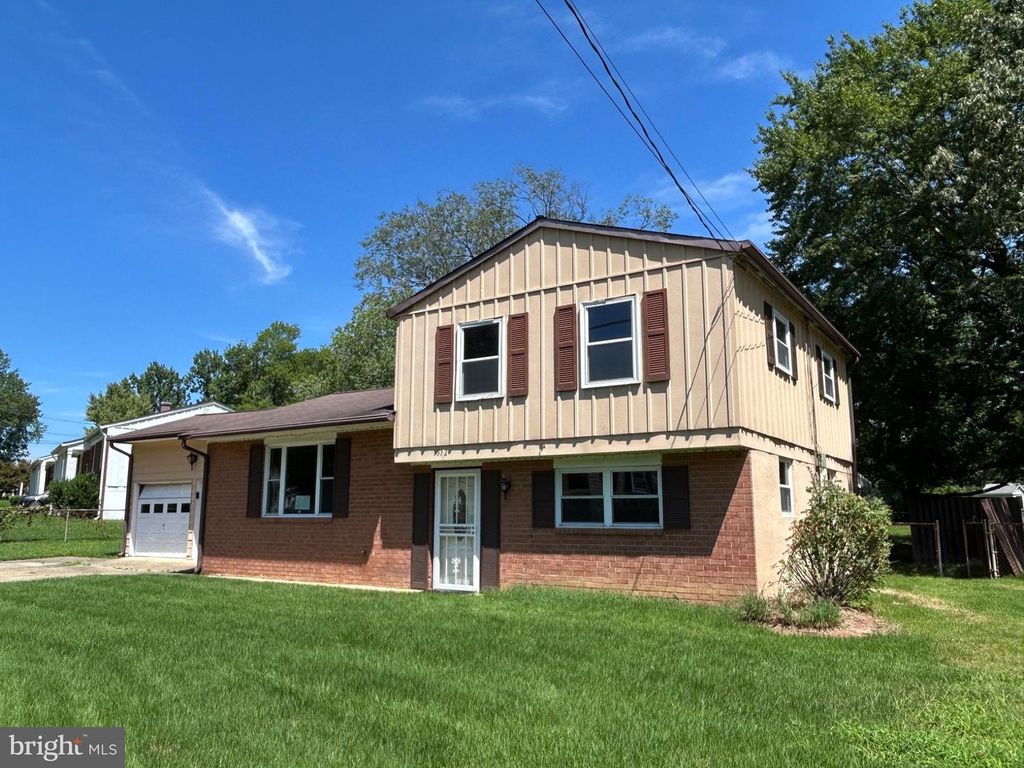 9512 SMALL DR, Clinton, MD 20735