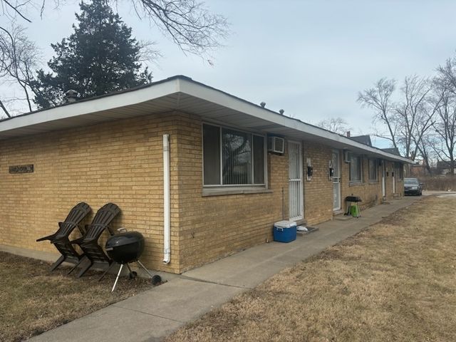 173 E 151st Street, Harvey, IL 60426