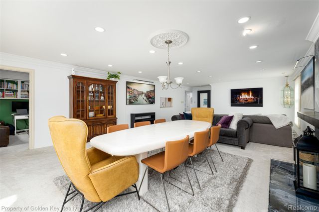 19710 W 13 MILE Road 102, Beverly Hills Village, MI 48025