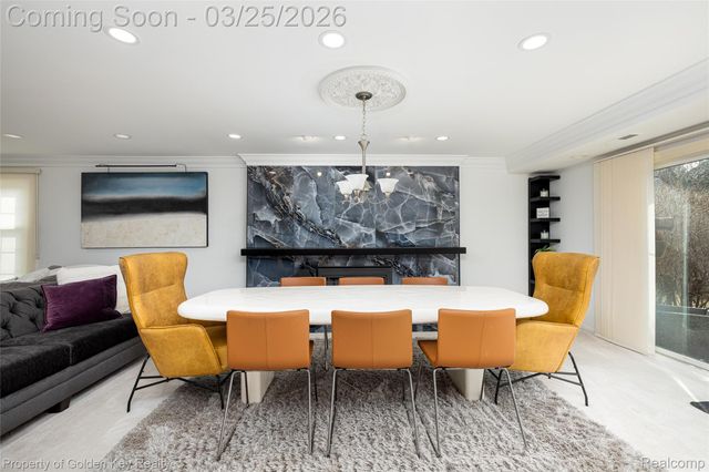 19710 W 13 MILE Road 102, Beverly Hills Village, MI 48025