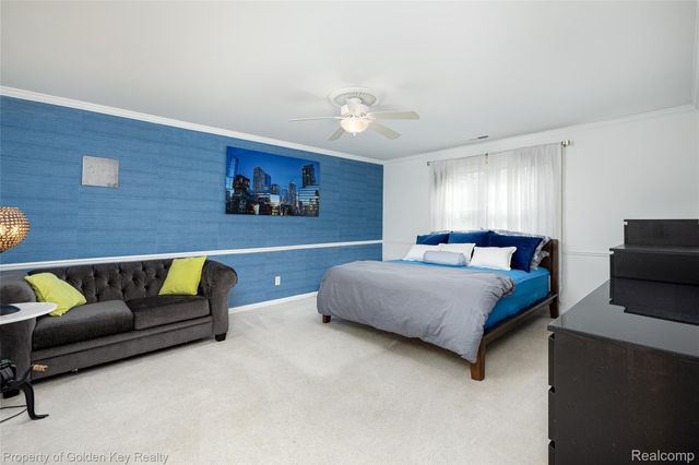 19710 W 13 MILE Road 102, Beverly Hills Village, MI 48025