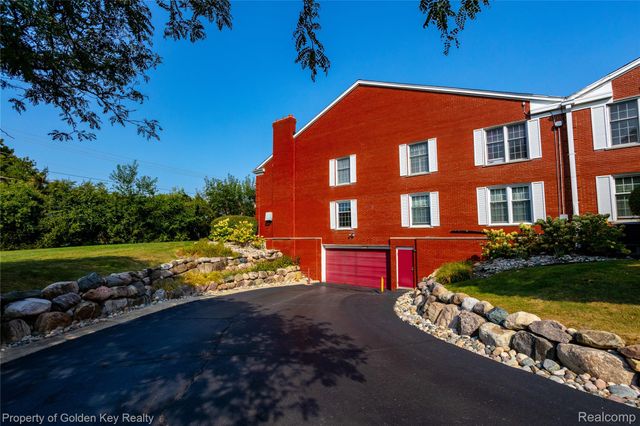 19710 W 13 MILE Road 102, Beverly Hills Village, MI 48025