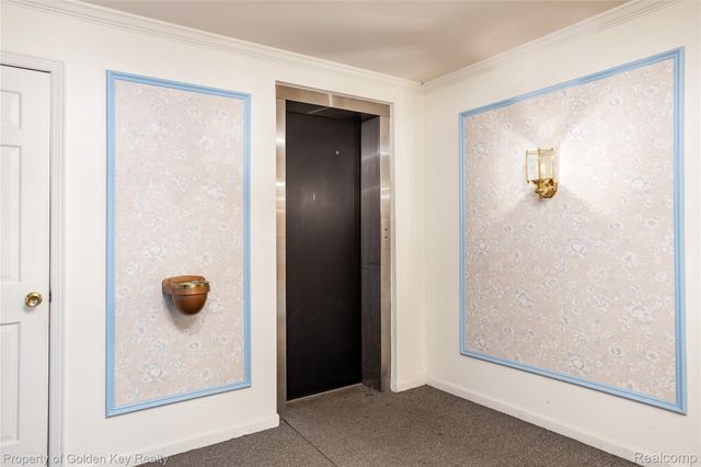 19710 W 13 MILE Road 102, Beverly Hills Village, MI 48025