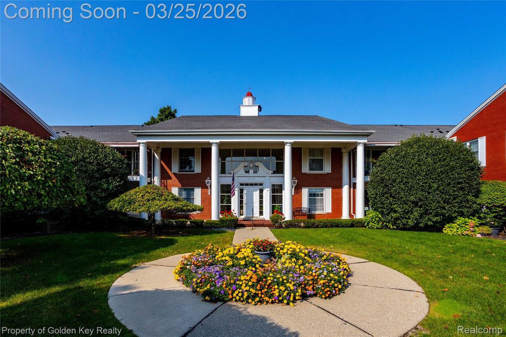 19710 W 13 MILE Road 102, Beverly Hills Village, MI 48025