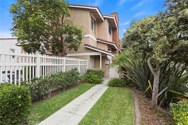 21072 Poolside, Huntington Beach, CA 92648