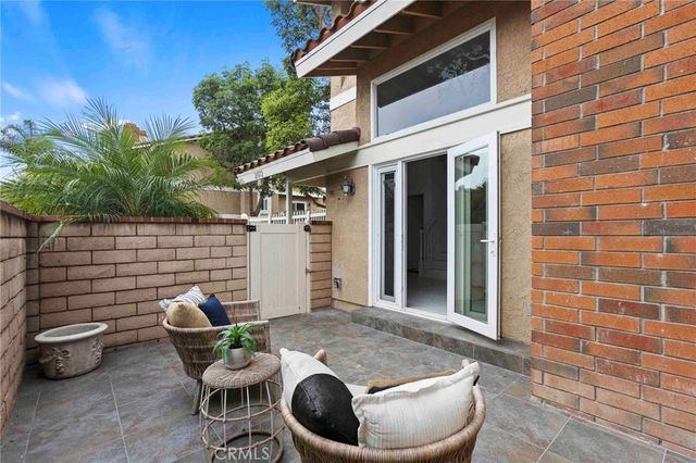 21072 Poolside, Huntington Beach, CA 92648