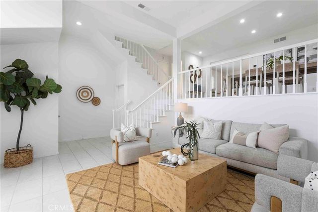 21072 Poolside, Huntington Beach, CA 92648
