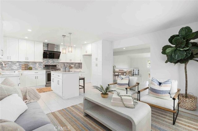 21072 Poolside, Huntington Beach, CA 92648