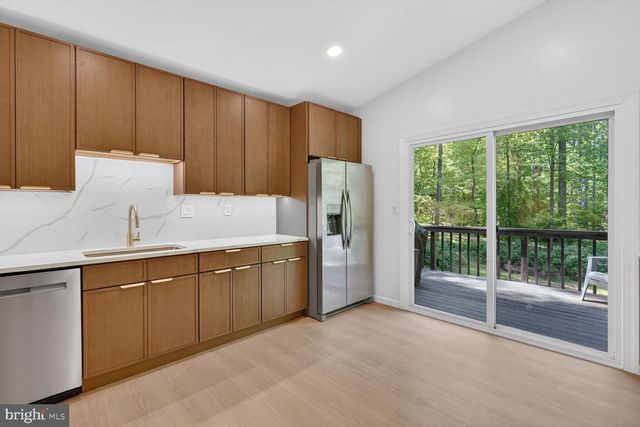 12128 BASSET LN, Reston, VA 20191
