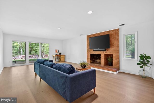 12128 BASSET LN, Reston, VA 20191