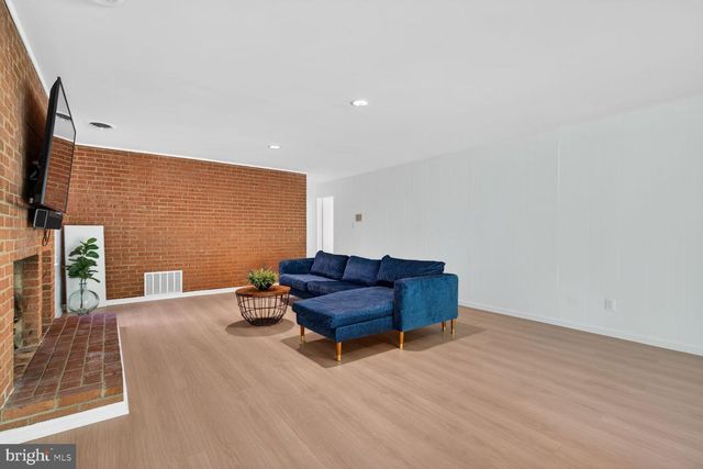 12128 BASSET LN, Reston, VA 20191