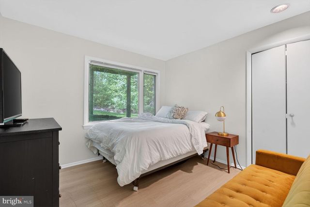 12128 BASSET LN, Reston, VA 20191