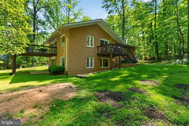 12128 BASSET LN, Reston, VA 20191