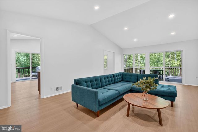 12128 BASSET LN, Reston, VA 20191