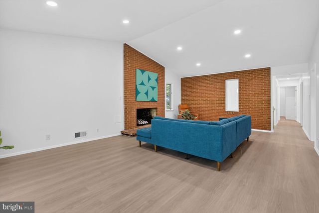 12128 BASSET LN, Reston, VA 20191