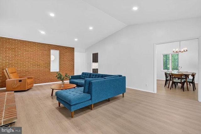 12128 BASSET LN, Reston, VA 20191
