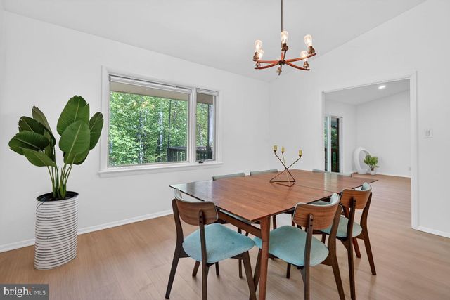 12128 BASSET LN, Reston, VA 20191