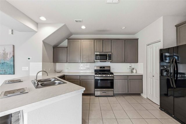 450 Ferrule DR, Kyle, TX 78640