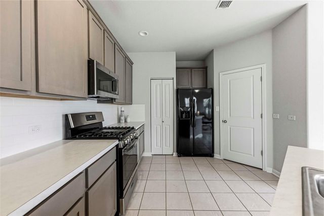 450 Ferrule DR, Kyle, TX 78640