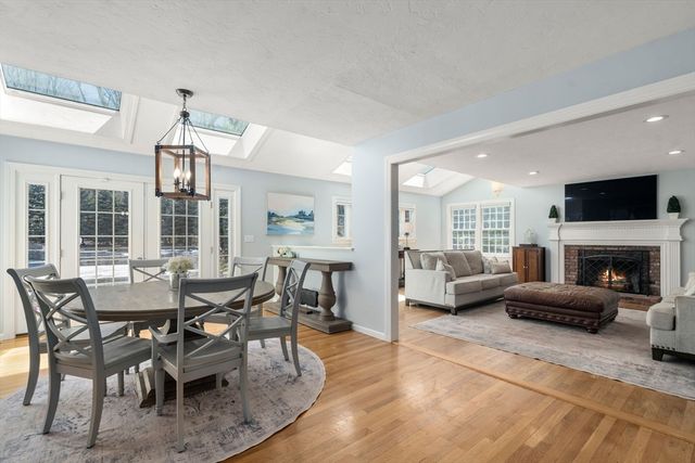 17 Kendall Dr, Westborough, MA 01581