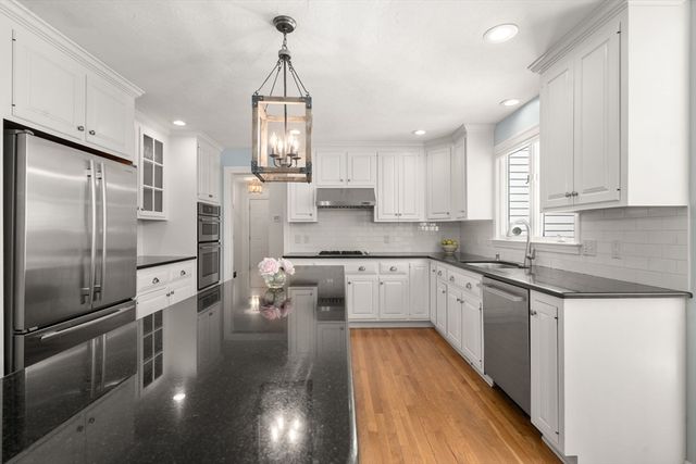 17 Kendall Dr, Westborough, MA 01581