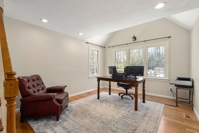 17 Kendall Dr, Westborough, MA 01581