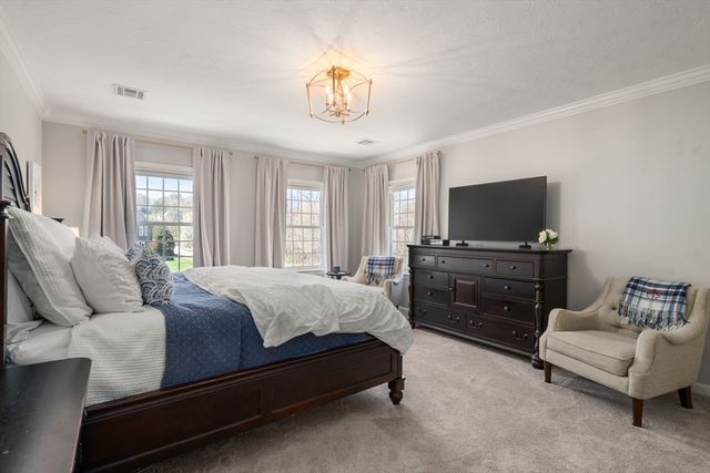 17 Kendall Dr, Westborough, MA 01581