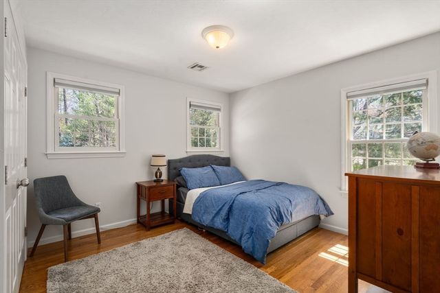 17 Kendall Dr, Westborough, MA 01581