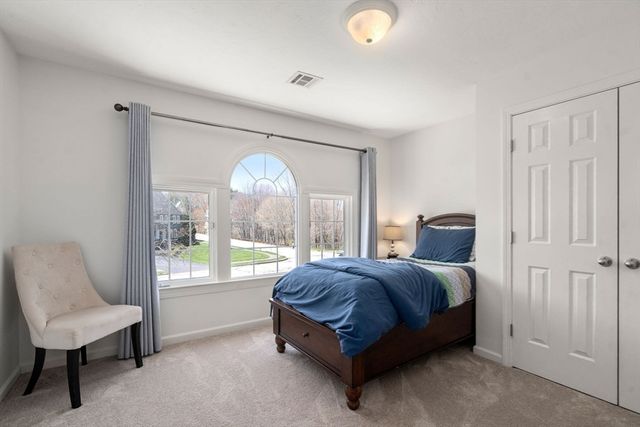 17 Kendall Dr, Westborough, MA 01581