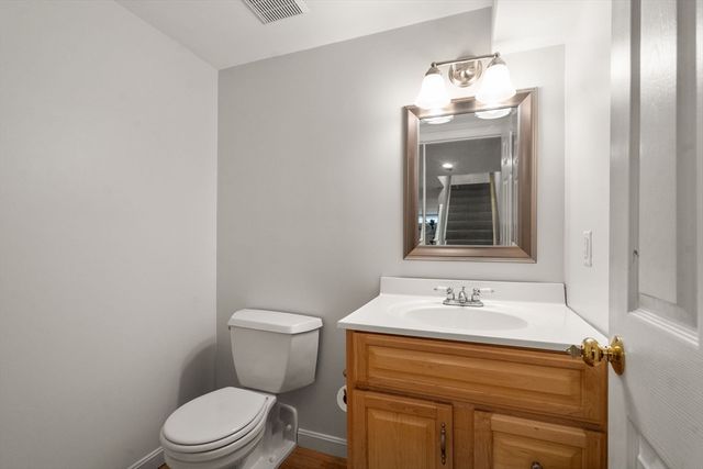 17 Kendall Dr, Westborough, MA 01581