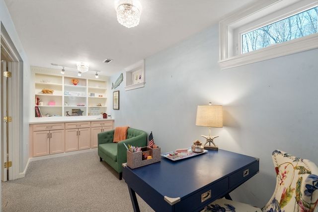 17 Kendall Dr, Westborough, MA 01581