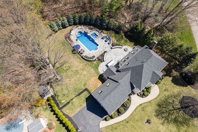 17 Kendall Dr, Westborough, MA 01581