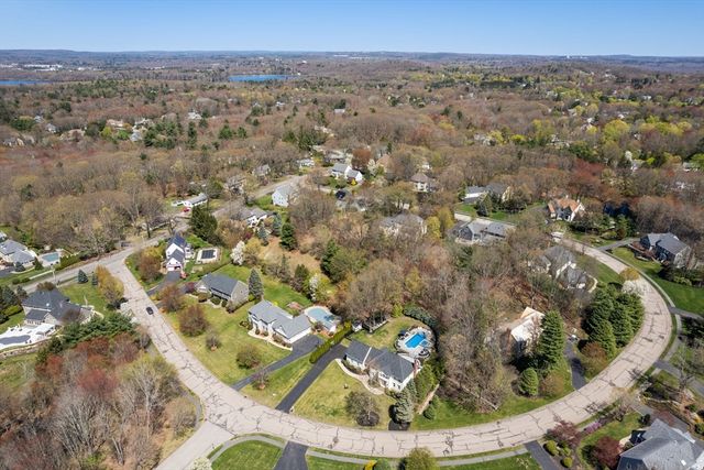 17 Kendall Dr, Westborough, MA 01581