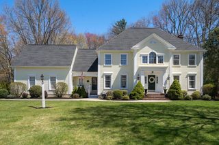 17 Kendall Dr, Westborough, MA 01581