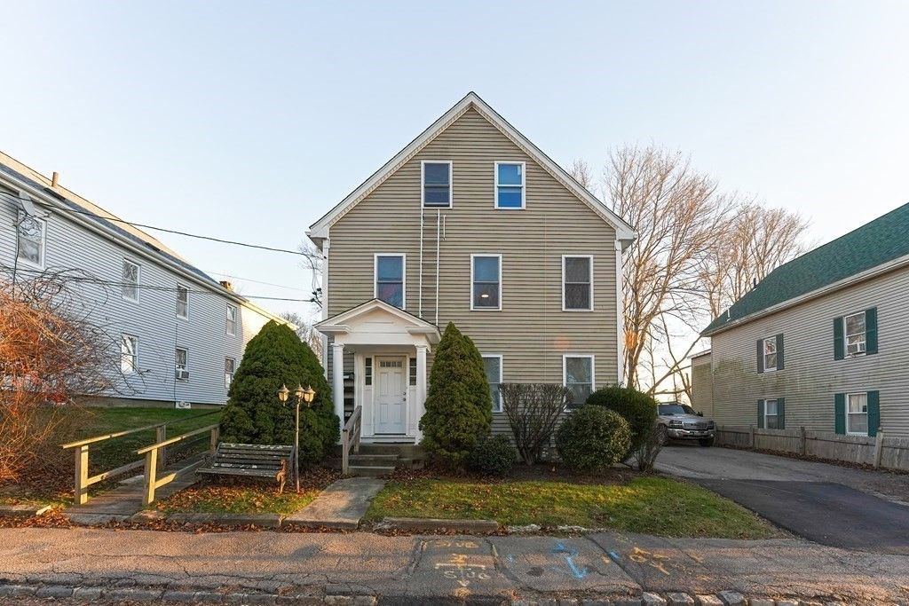 12 Beacon St, Taunton, MA 02780